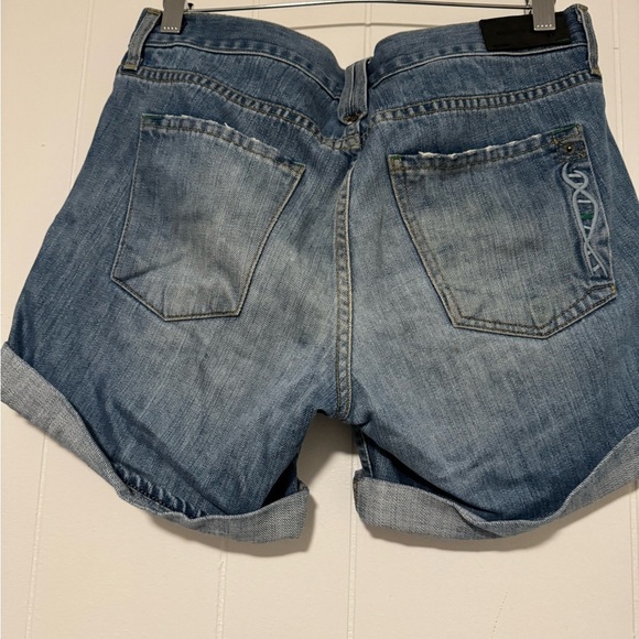 Genetic Denim Size 26 Women's The Turner Cuffed Jean Shorts Destroy Distressed - Picture 3 of 3